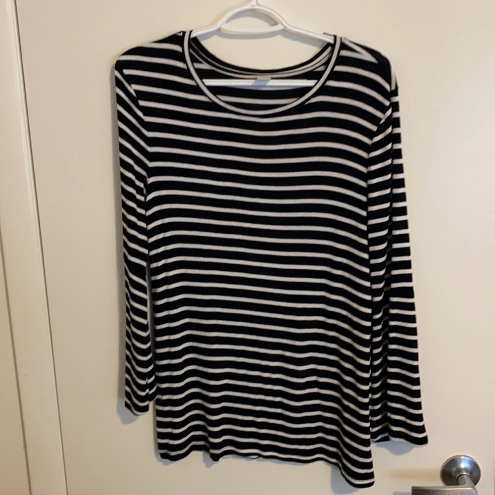 Striped shirt w 3/4 length bell sleeves